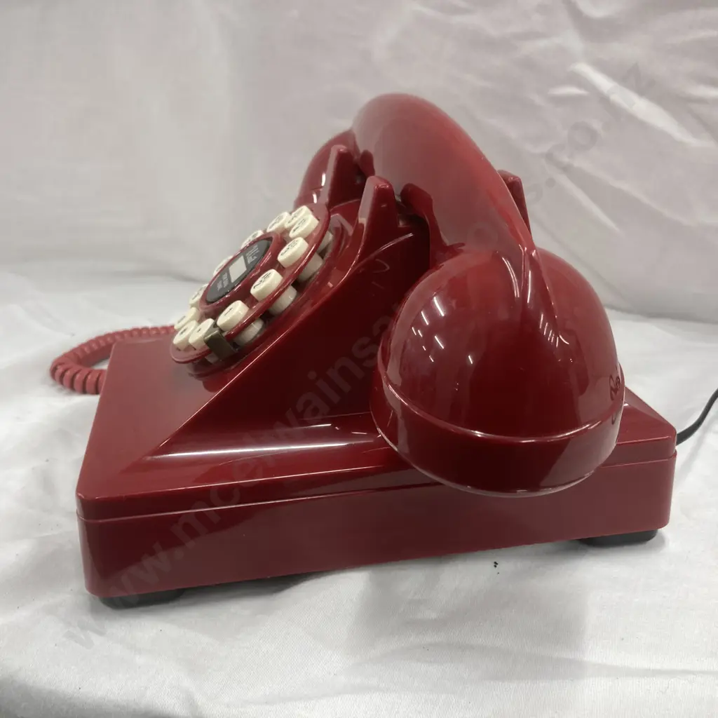 Crosley Classic Retro 1950's Style Red Desk Phone Image 1++