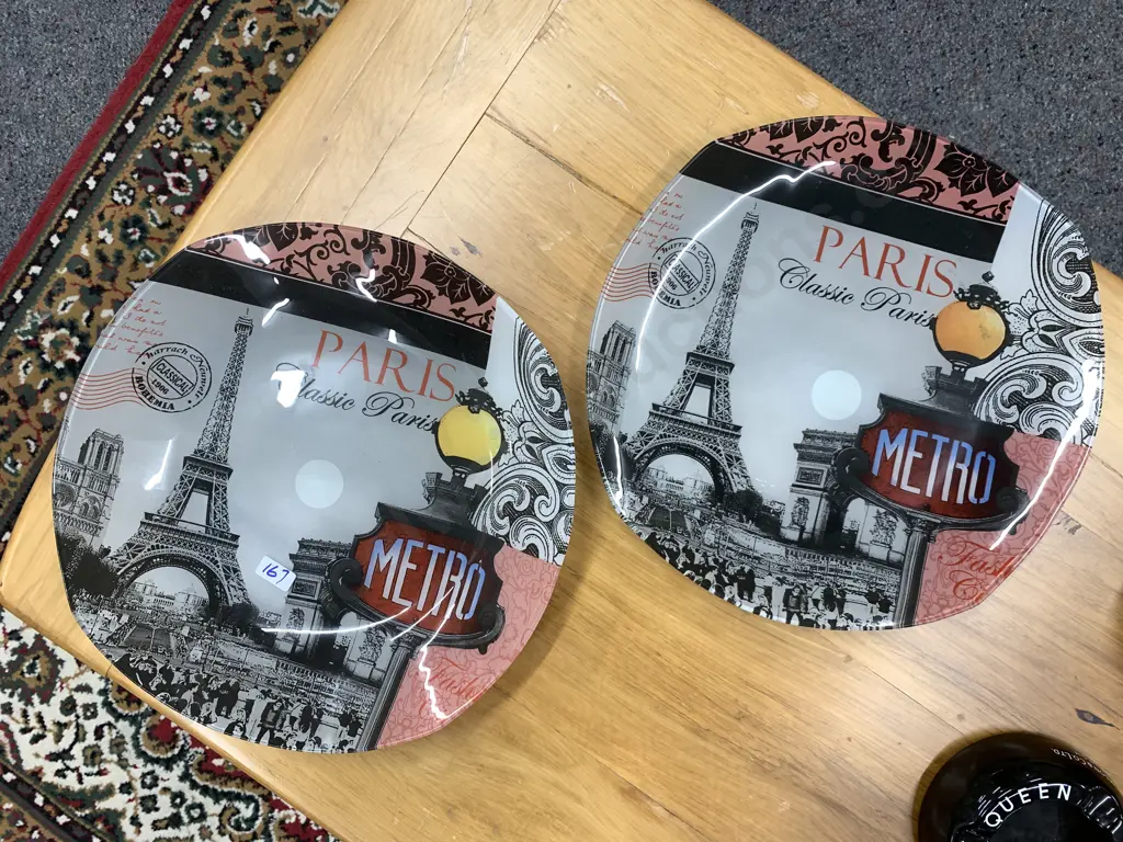 'Paris' Round Decorative Platters x2 Image 1++