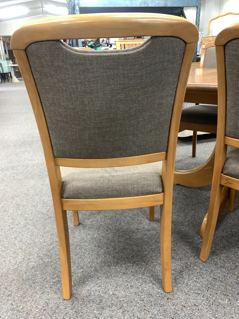 Danske Mobler Solid Rimu Oval Extension Dining Table & 6 Chairs With a Brown / Grey Fleck Upholstery, 150x100 (196 Ext) Image 1++