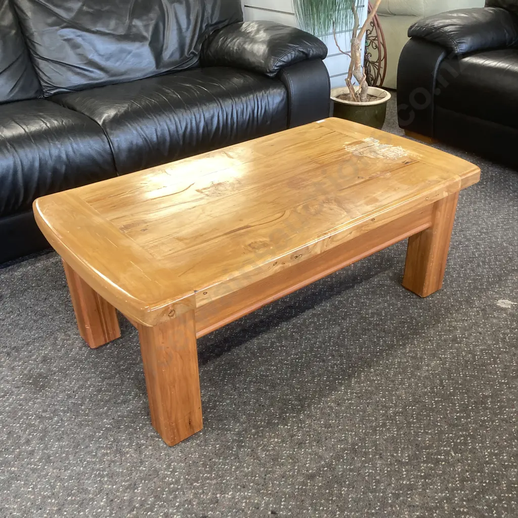 Rimu Occasional Table, H40 W104 D57cm Image 1++