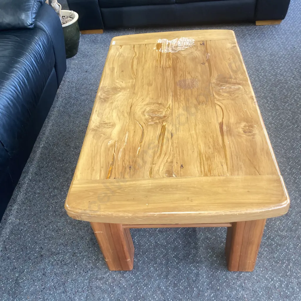 Rimu Occasional Table, H40 W104 D57cm Image 1++