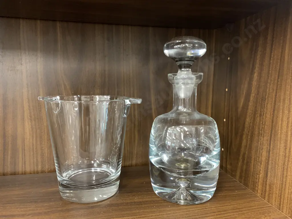 Modern Glass Decanter & Ice Bucket Image 1++