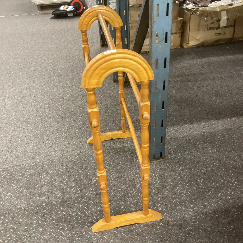 Wooden Freestanding Towel Rail, H74 W64 D19cm Image 1++