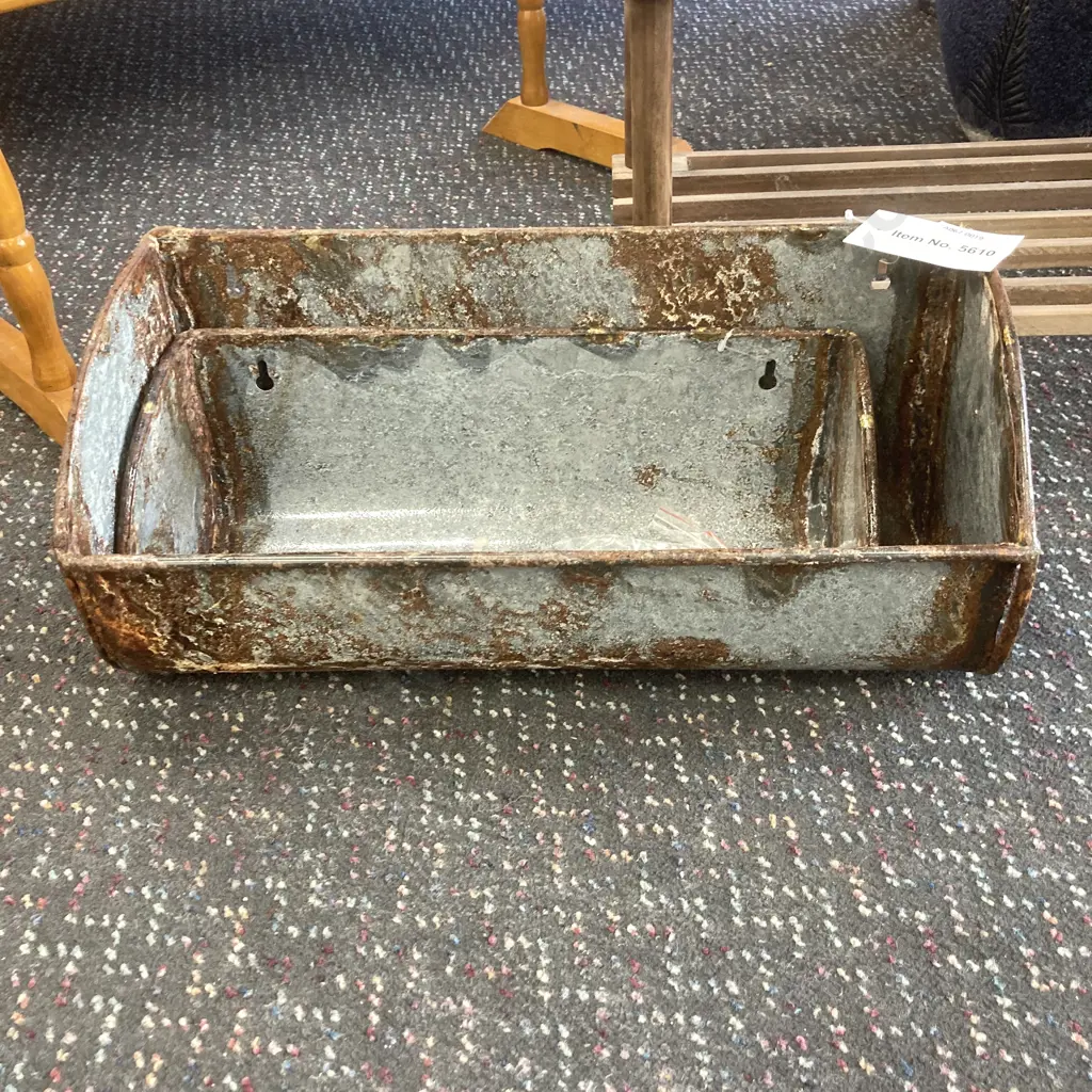 Set Of 2 Rustic Wall Hanging Planter, Item Number 5610 Image 1++