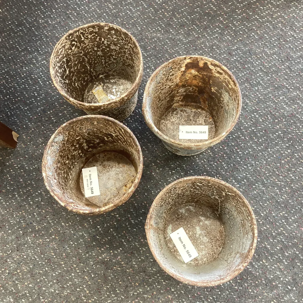 Rustic Planter Pots Set Of 4, Item Number 5649 Image 1++