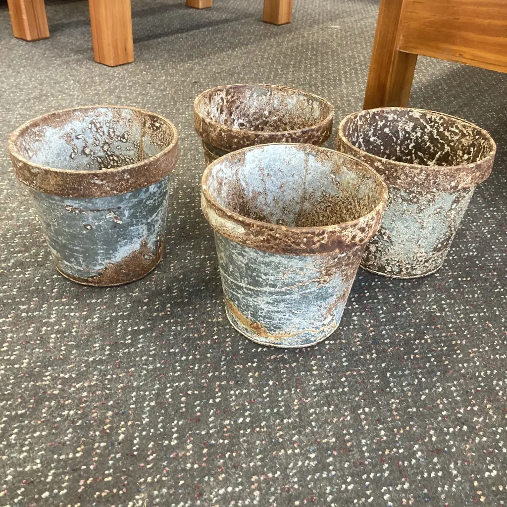 Rustic Planter Pots Set Of 4, Item Number 5649 Image 1++