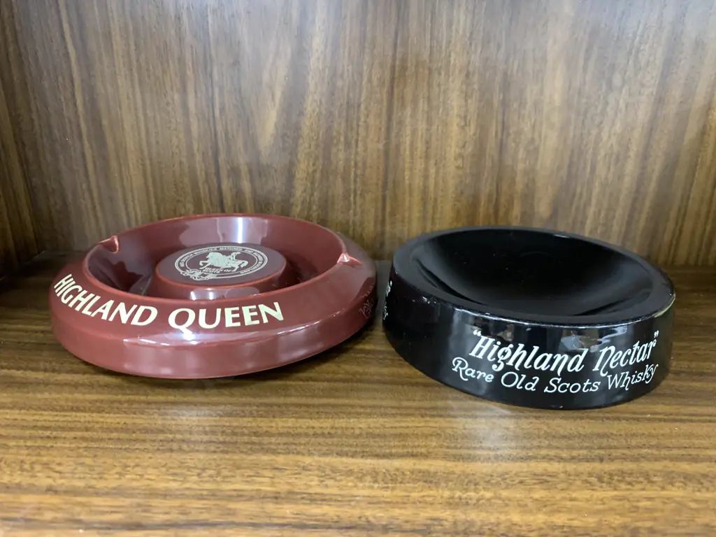 Vintage Wade Highland Queen & Wade Regicor Highland Nectar Advertising Ashtrays Image 1++