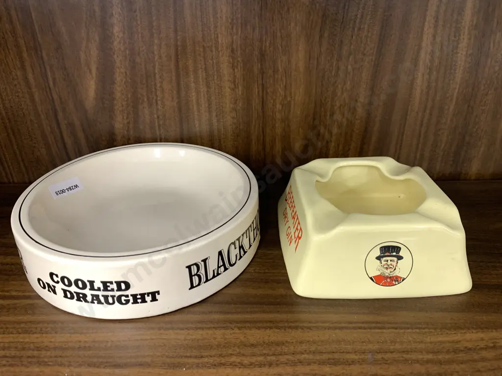 Vintage Wade Beefeater Gin Advertising Regicor Ceramic Ashtray With Wade Pdm Black Thorn Cider Breweriana Ashtyray Image 1++