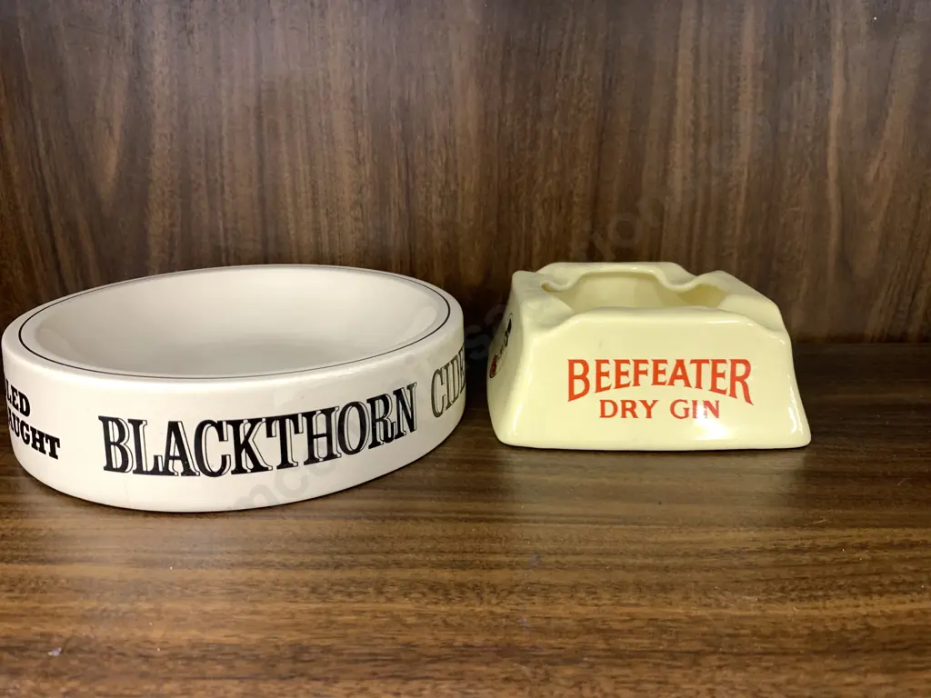 Vintage Wade Beefeater Gin Advertising Regicor Ceramic Ashtray With Wade Pdm Black Thorn Cider Breweriana Ashtyray Image 1++