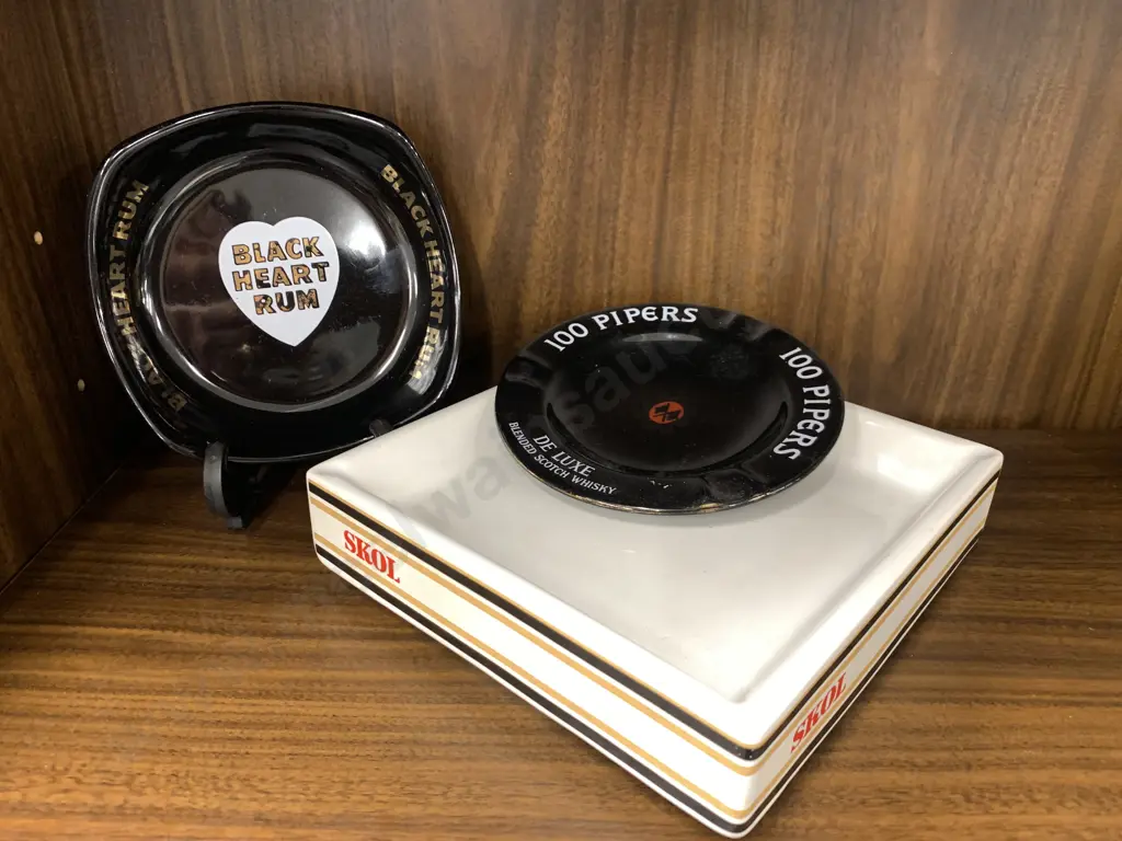 Vintage Wade Advertising Ashtrays x3 Including Skol, 100 Pipers & Black Heart Rum Image 1++