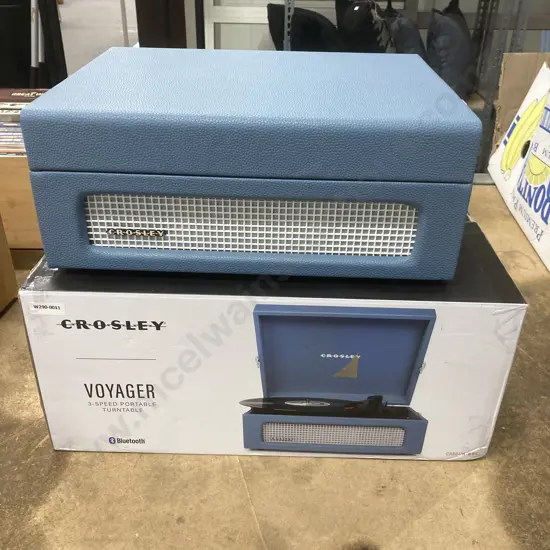 Crosley Voyager 3-Speed Portable Turntable, Blue Tooth, Blue & White Colour, Manual & Box