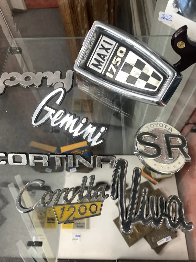 Assorted Vintage Car Badges etc Image 1++