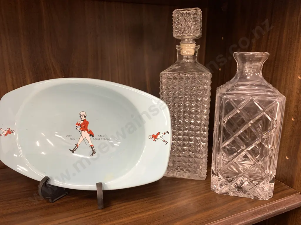 Wade Johnnie Walker 1960s Whiskey Blue Ceramic Ashtray (af) With 2x Crystal Decanters One Without Stopper Image 1++