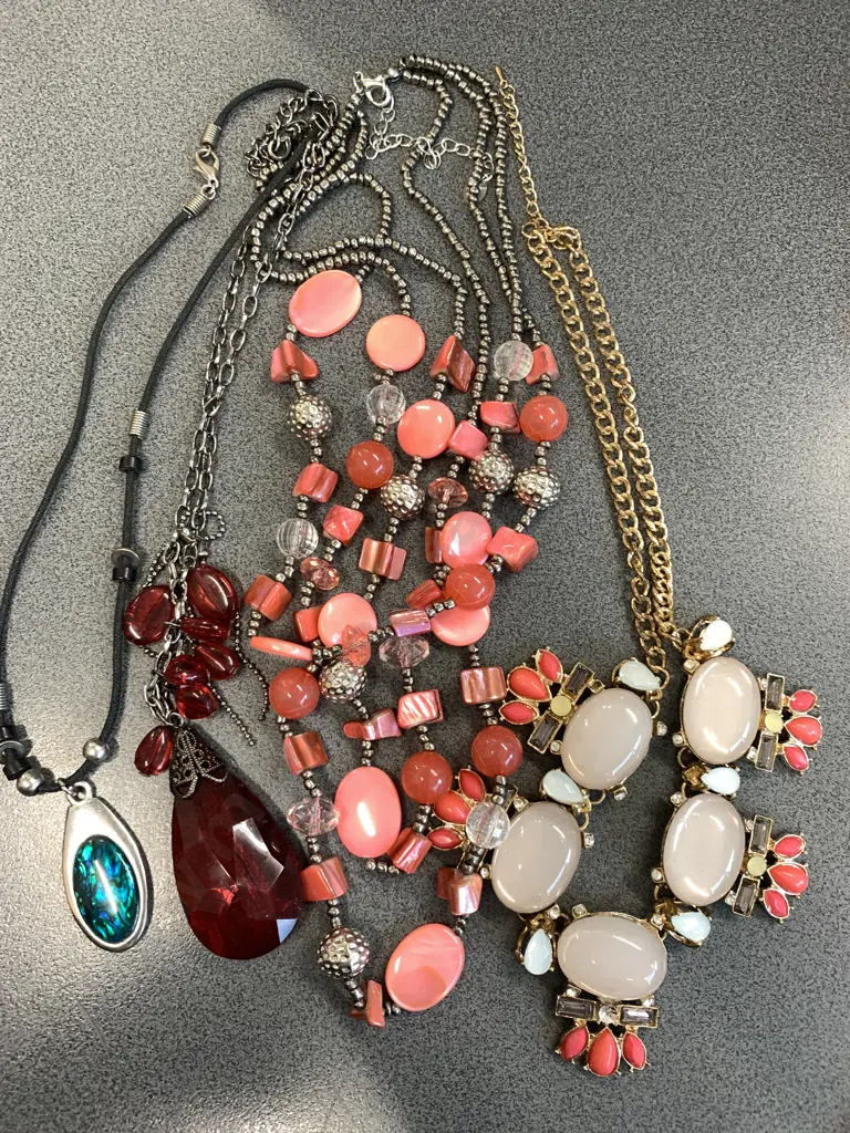 Selection Of Costume Jewellery Necklaces Image 1++