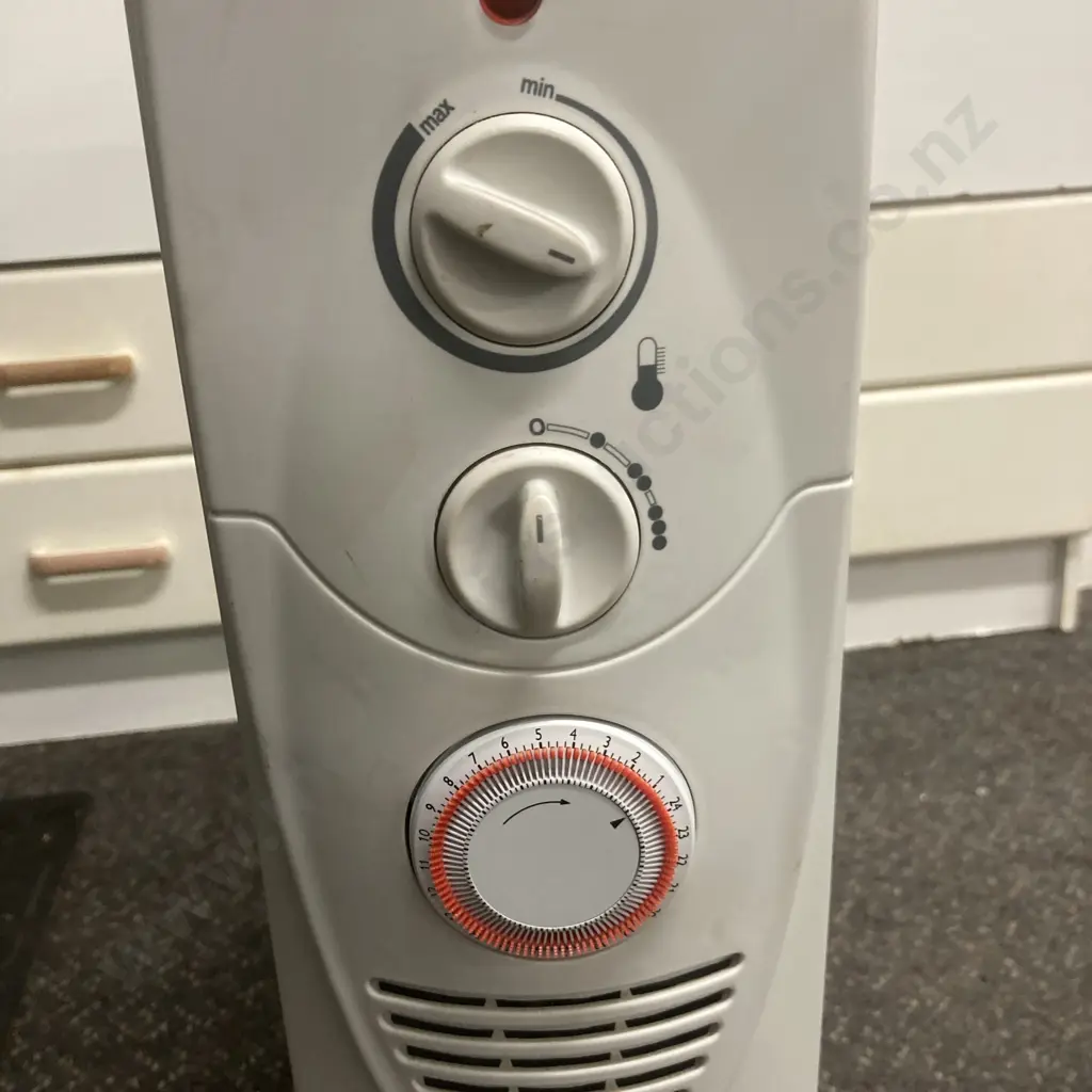 Goldair 11Fin Oil Column Heater With Timer Image 1++