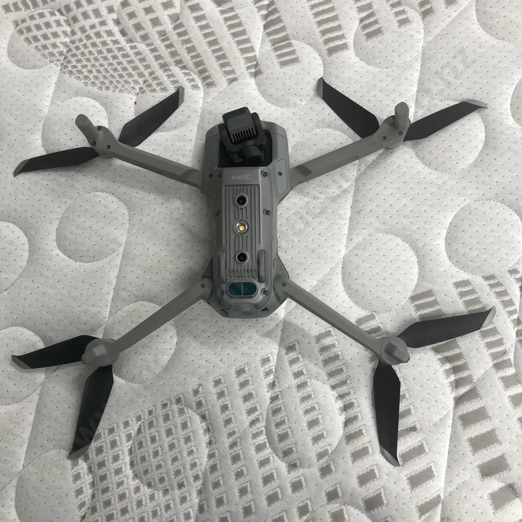 DJI Mavic Air 2 Drone, Model MA2UE1N (Note - This Is The Drone Only) #1WNBH4D 00201T1 Image 1++