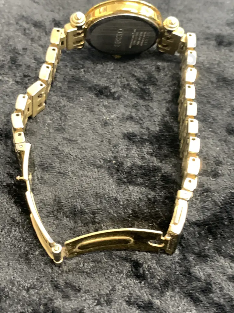 Seiko Ladies Watch Gold Coloured Strap Image 1++