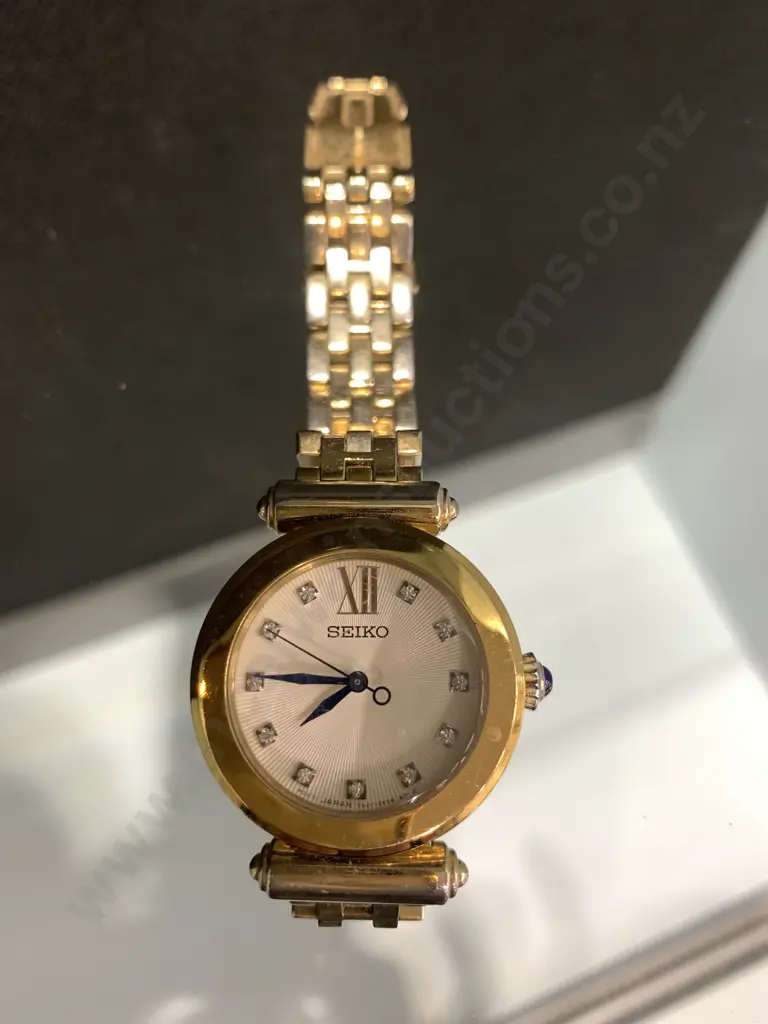 Seiko Ladies Watch Gold Coloured Strap Image 1++