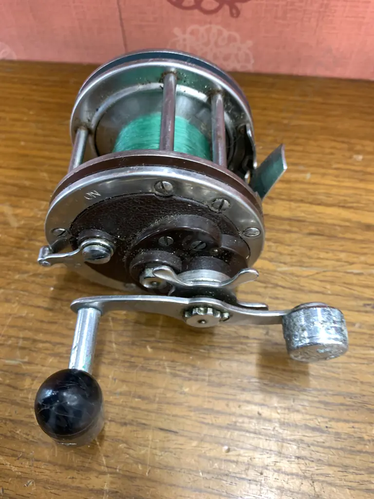 Vintage Shakespeare 2158  Fishing Reel Made In Japan Image 1++