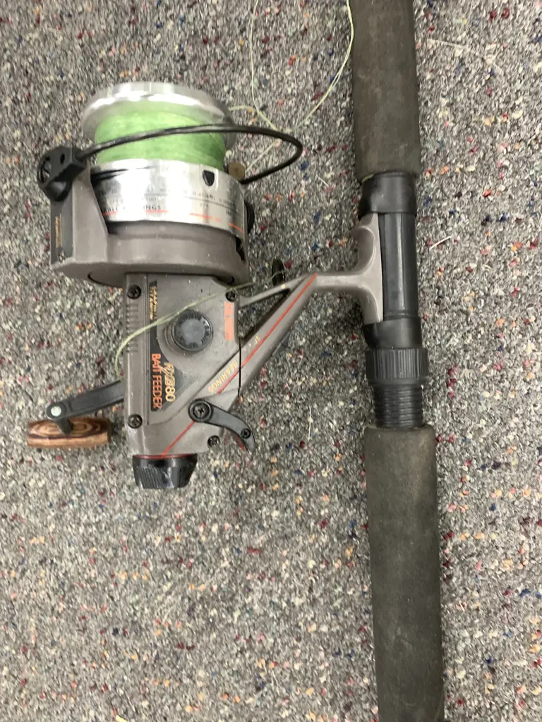 Triton BaitRunner Plus, 10-15Kg Saltwater& Strayline Rod With A Silstar RXB80 Bait Feeder Reel Image 1++