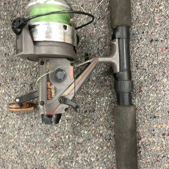 Triton BaitRunner Plus, 10-15Kg Saltwater& Strayline Rod With A Silstar RXB80 Bait Feeder Reel