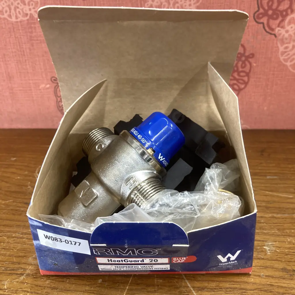 RMC HeatGuard 20 Tempering Valve, Blue Cap, 20mm Compression Fitting Image 1++