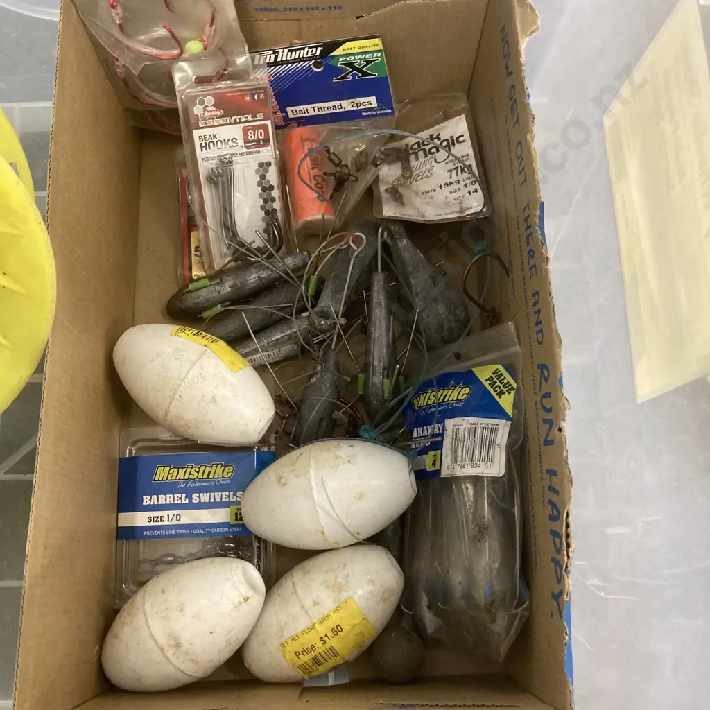 Clear Bin Plastic Berley Pot, Titanline 100lb Blue Line, Handline, Hooks, Sinkers, Swivels Etc Image 1++