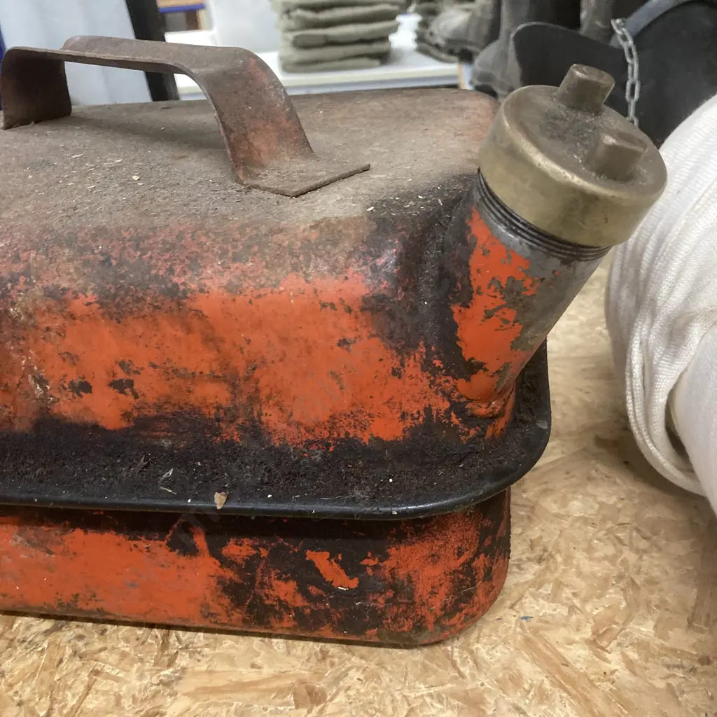 Vintage Lesco 10 Litre Fuel Can, Fuel & Roll of Mutton Cloth Image 1++