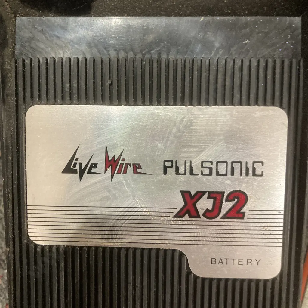 Vintage Live Wire Pulsonic XJ2 Battery Operated Electric Fence Controller Image 1++