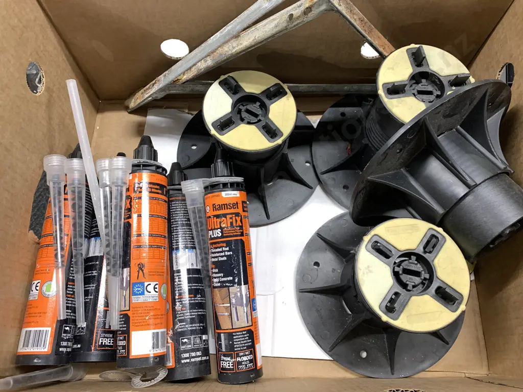 Box of 5 x 300ml Ramset Ultrafix, Brackets, Eternoivica Adjustable Supports Image 1++