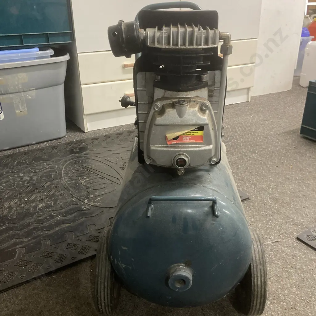 BlackRidge BAC120 Air Compressor (Needs A Regulator) Image 1++