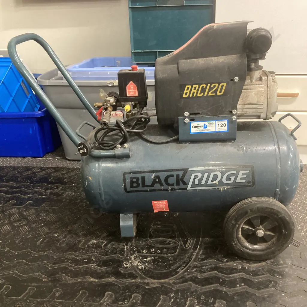 BlackRidge BAC120 Air Compressor (Needs A Regulator) Image 1++