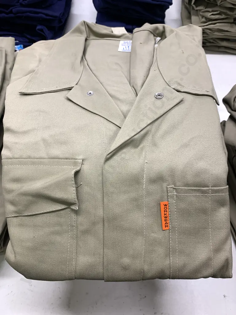 New Workwear New Zealand Made Overalls Khaki Size 7 x10 Image 1++