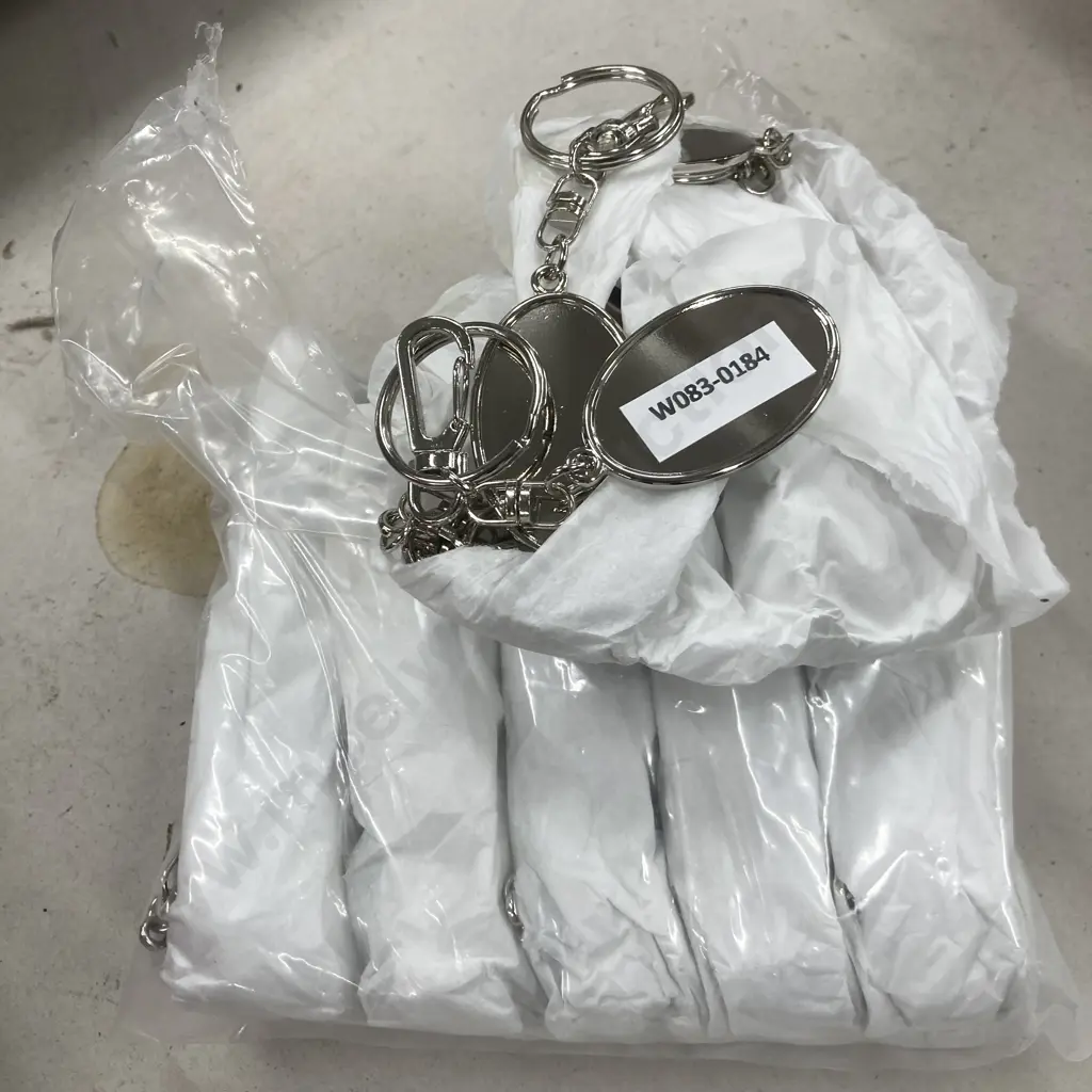 Lot of 84 New Oval Blank Key Rings Image 1++