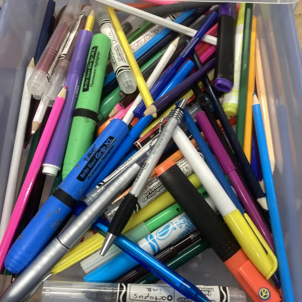 Plastic 4 Drawer Unit, H39 W25 D35cm, With Pens, Pencils, Felt Pens, Highliters, Calculator Etc Image 1++