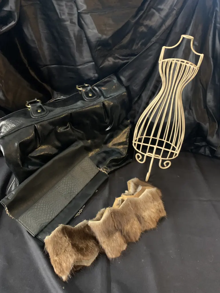 Cream Lady Wire Stand, Vintage Fur Piece And black Handbags Image 1++