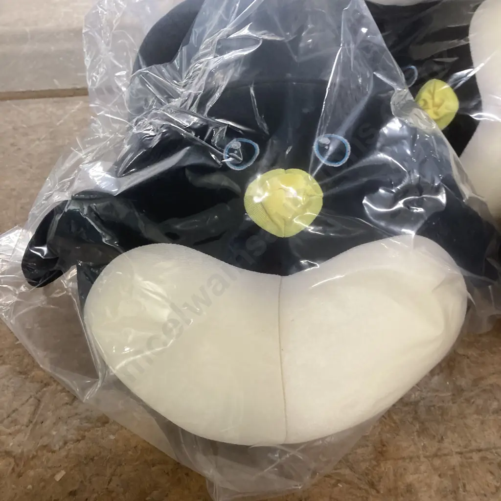 Lot Of Six New Penguin Playmates Perfection Souvenirs By Hansen & Berry Ltd Image 1++