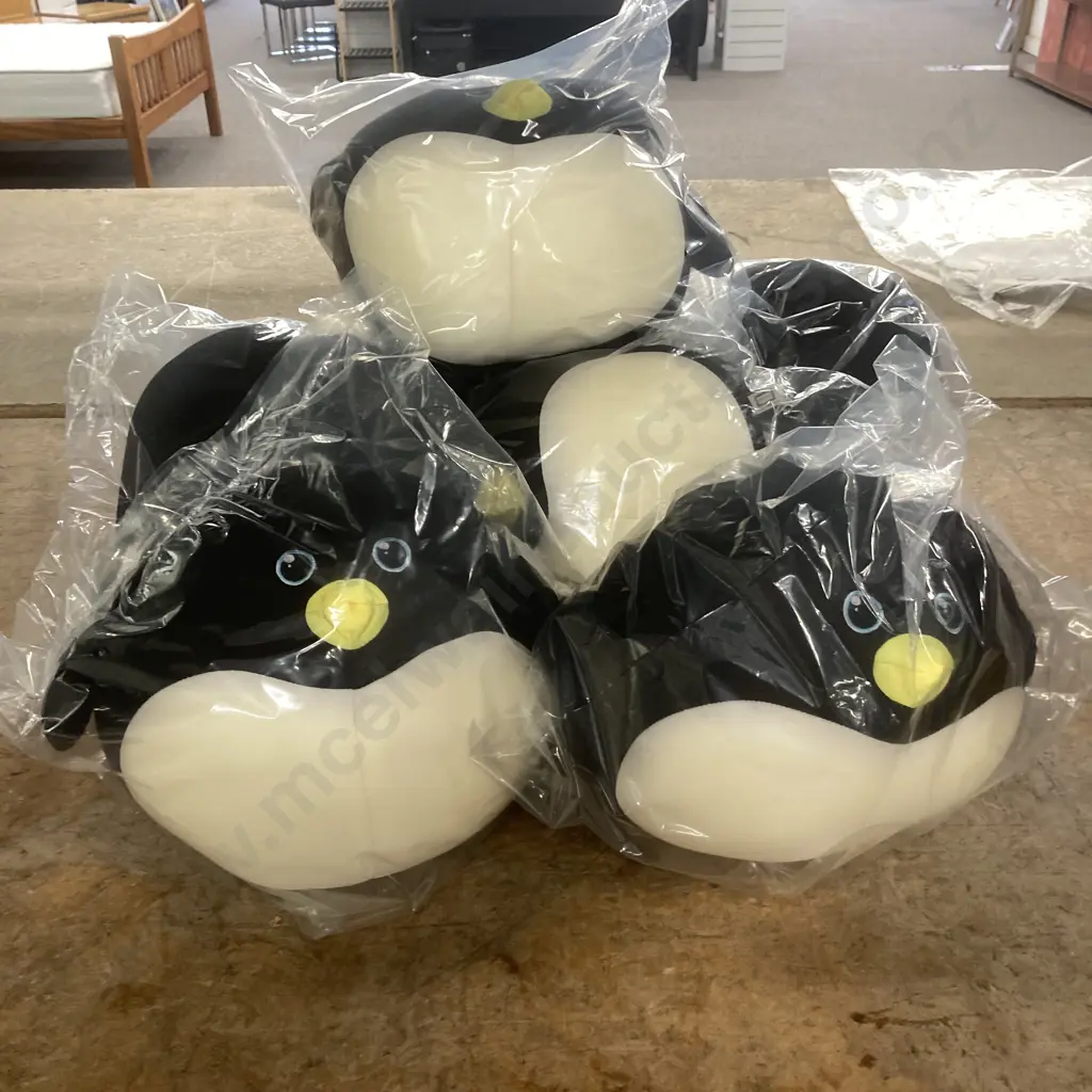 Lot Of Six New Penguin Playmates Perfection Souvenirs By Hansen & Berry Ltd Image 1++