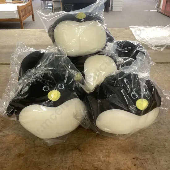 Lot Of Six New Penguin Playmates Perfection Souvenirs By Hansen & Berry Ltd