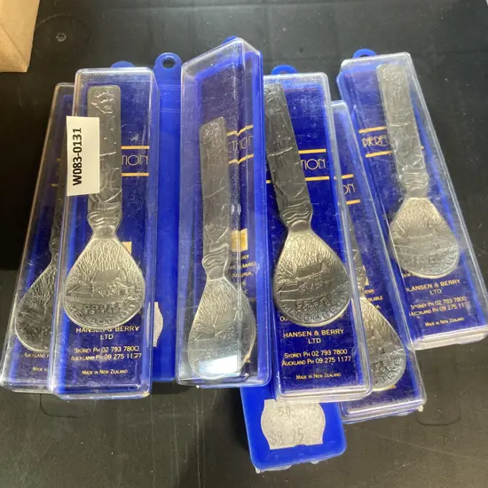 New 'Cooks Cottage Melbourne' Souvenir Spoon In Case x 8