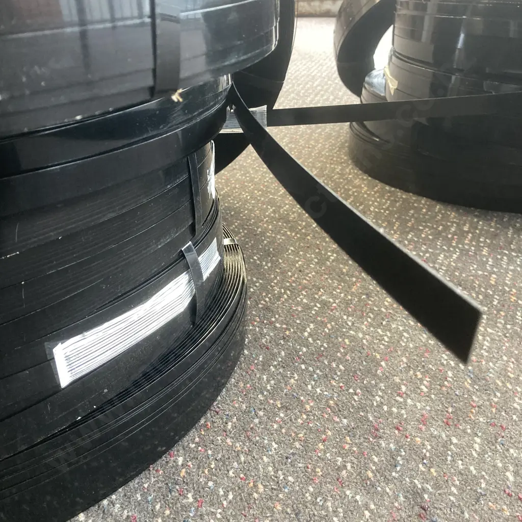 Fifteen Rolls of 16mm Black High Tensile? Steel Strapping, 45-50Kg? Each Roll, 545mm Dia, 60mm Core Image 1++