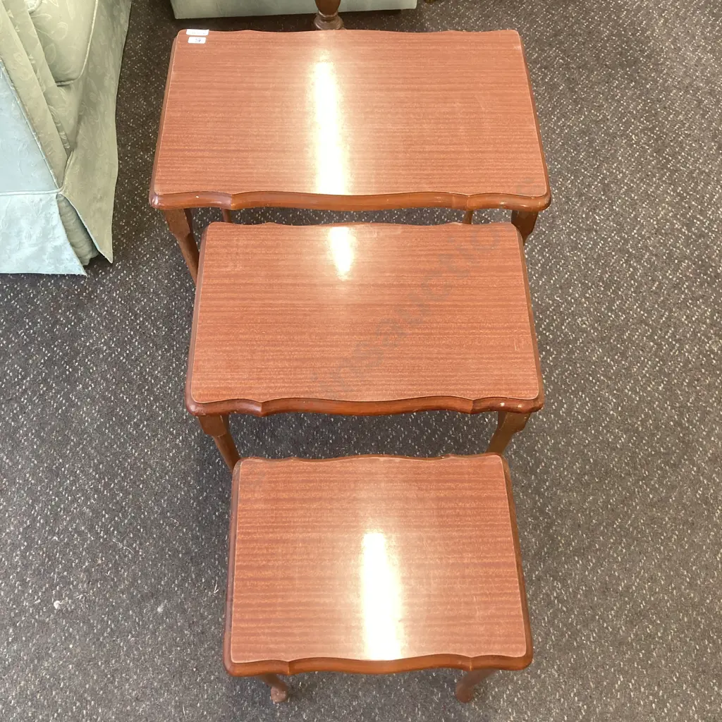 Mahogany Nest Of Three Tables, Cabriole Legs Image 1++