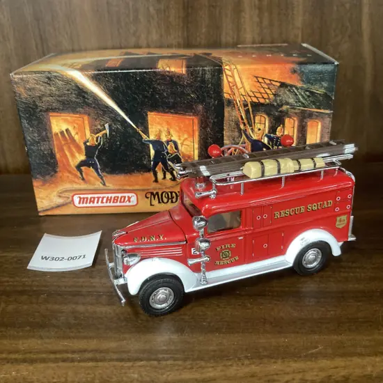Matchbox YFE10 1937 GMC Rescue Squad Van