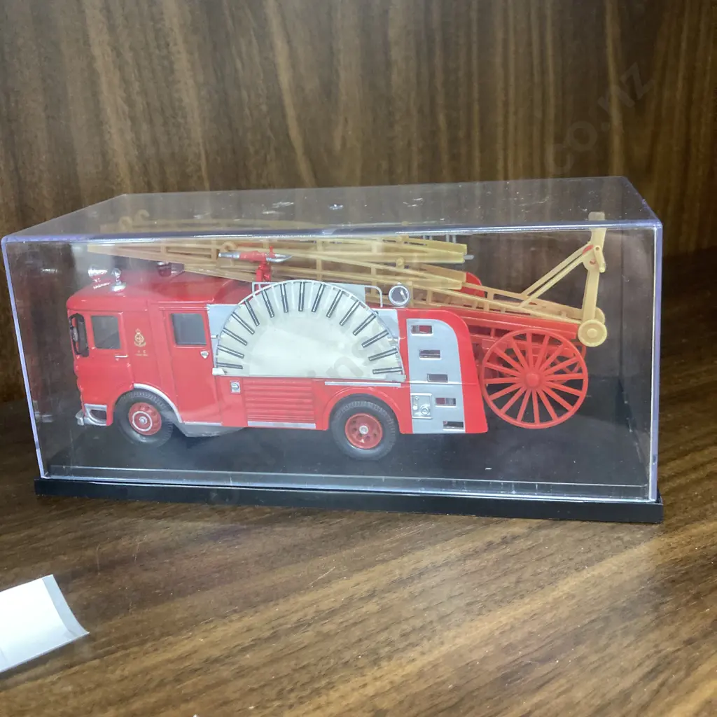Corgi Classics 21802; Hong Kong AEC Ergomatic Fire Engine Image 1++
