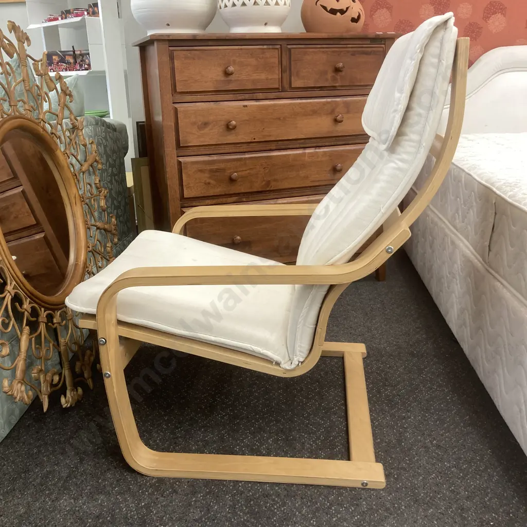 Scandinavian Style Bentwood Lounge Chair Image 1++