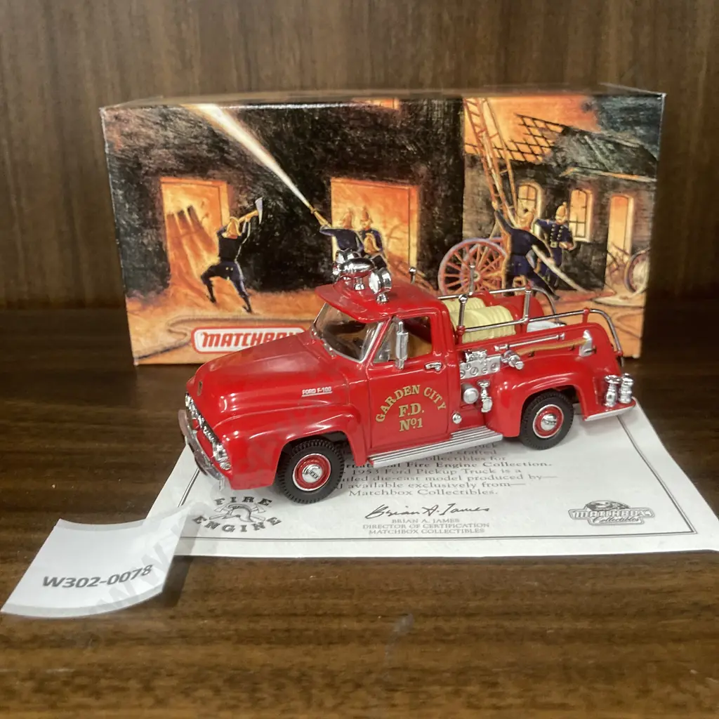 Matchbox Fire Engine Series YFE14 1953 Ford Pickup Truck Image 1++