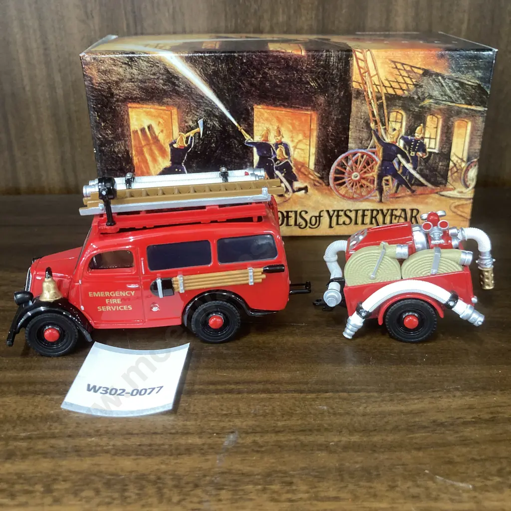 Matchbox Fire Engine Series YFE18 1950 Ford E83W Van Image 1++