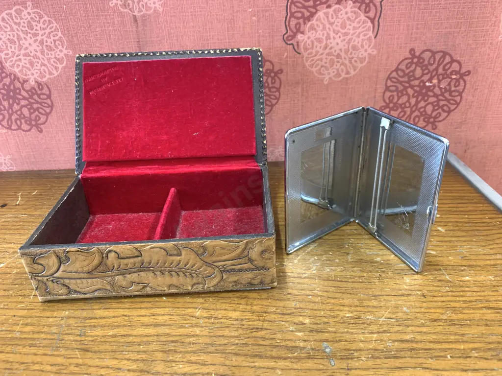 Vintage Leather Carved Jewellery Box H6 W18 D12cm & English Kincraft Cigarette Case H5 W18 D12cm Image 1++