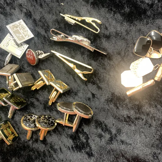 Assortment Of Cuff links And Tie Pins Including 9 ct