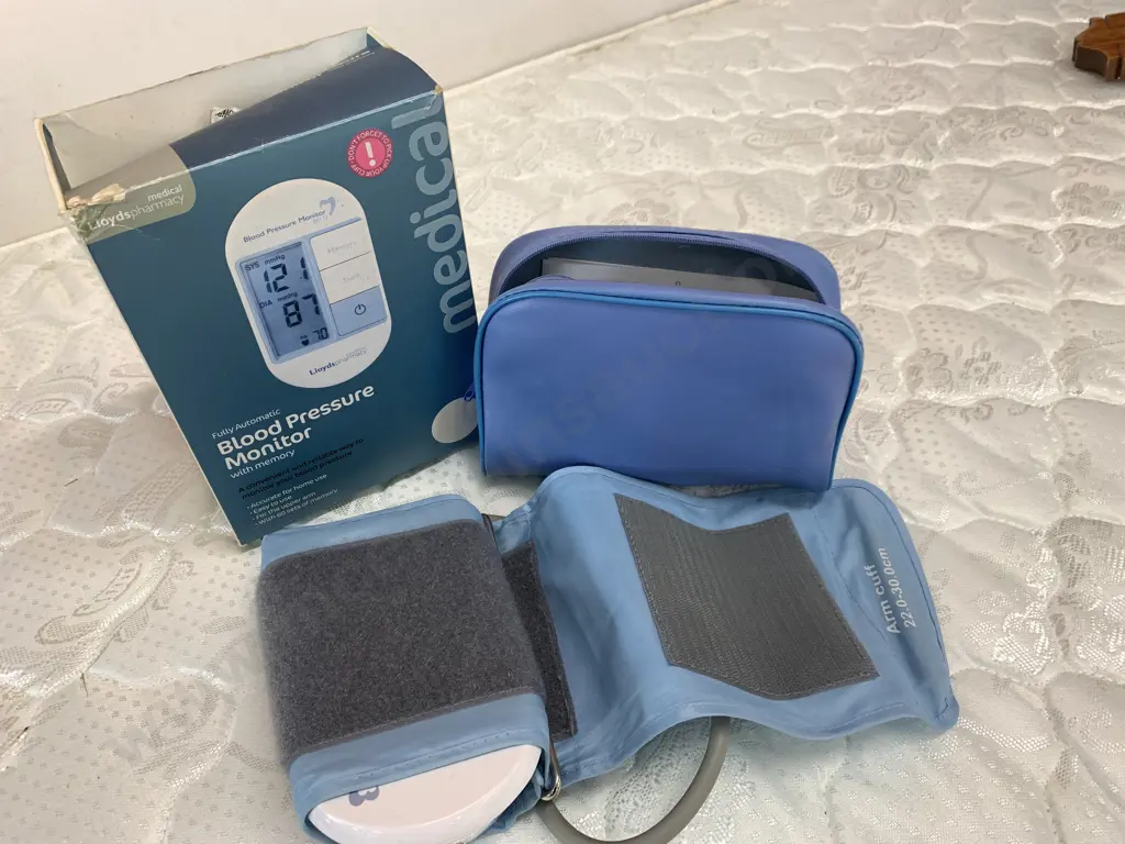 Medical Blood Pressure Monitor Image 1++